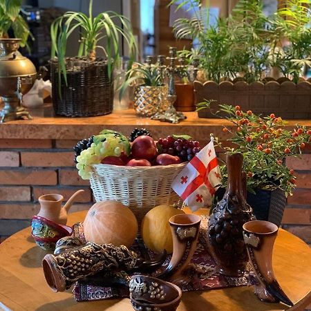 Hotel Tyrol I Restauracja Zycie Gruzji Osielsko Exteriör bild