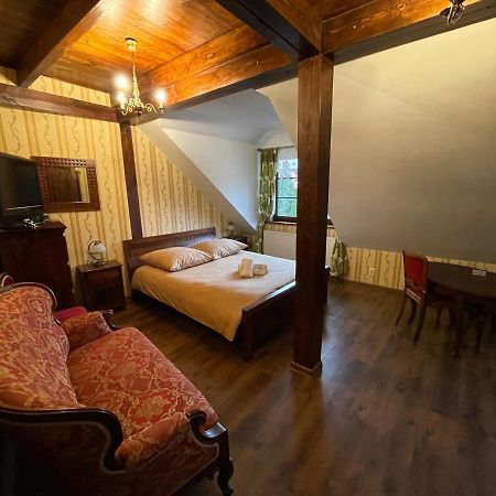 Hotel Tyrol I Restauracja Zycie Gruzji Osielsko Exteriör bild