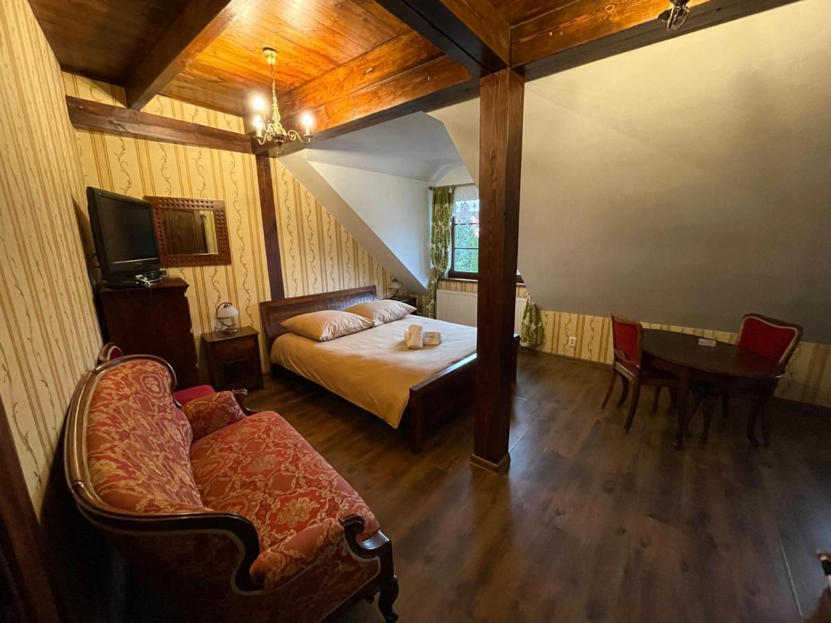 Hotel Tyrol I Restauracja Zycie Gruzji Osielsko Exteriör bild