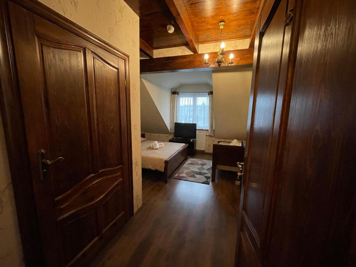 Hotel Tyrol I Restauracja Zycie Gruzji Osielsko Exteriör bild