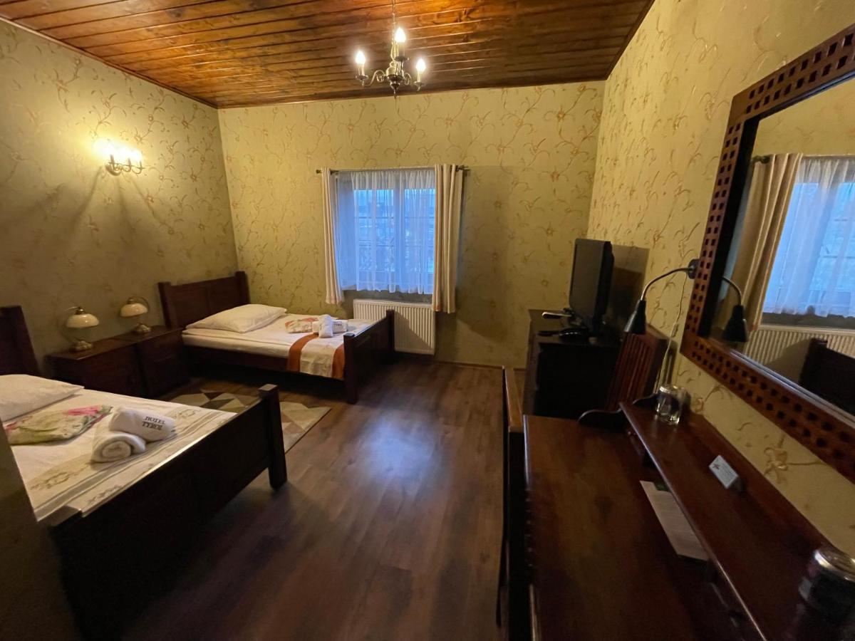 Hotel Tyrol I Restauracja Zycie Gruzji Osielsko Exteriör bild