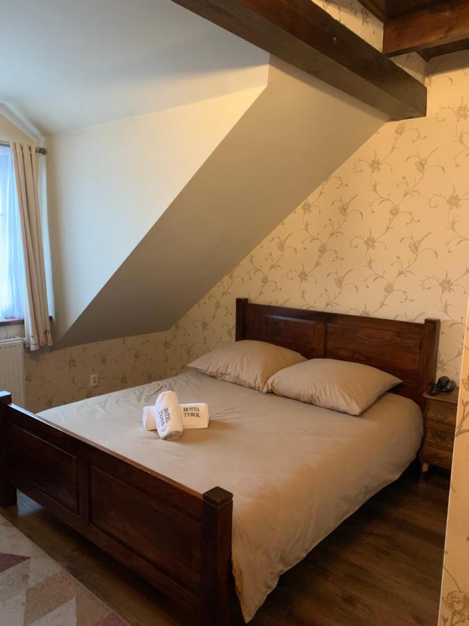 Hotel Tyrol I Restauracja Zycie Gruzji Osielsko Exteriör bild