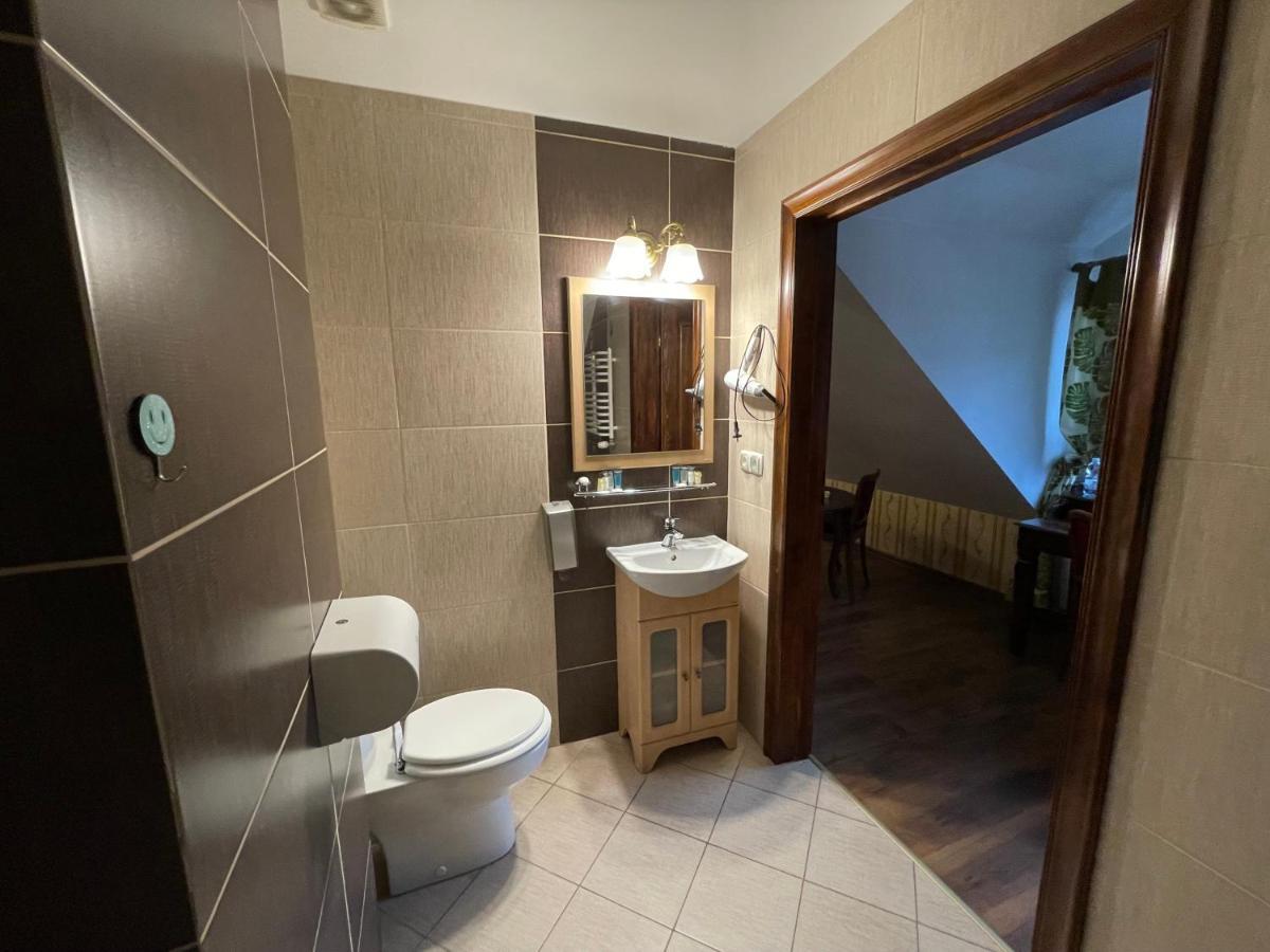 Hotel Tyrol I Restauracja Zycie Gruzji Osielsko Exteriör bild