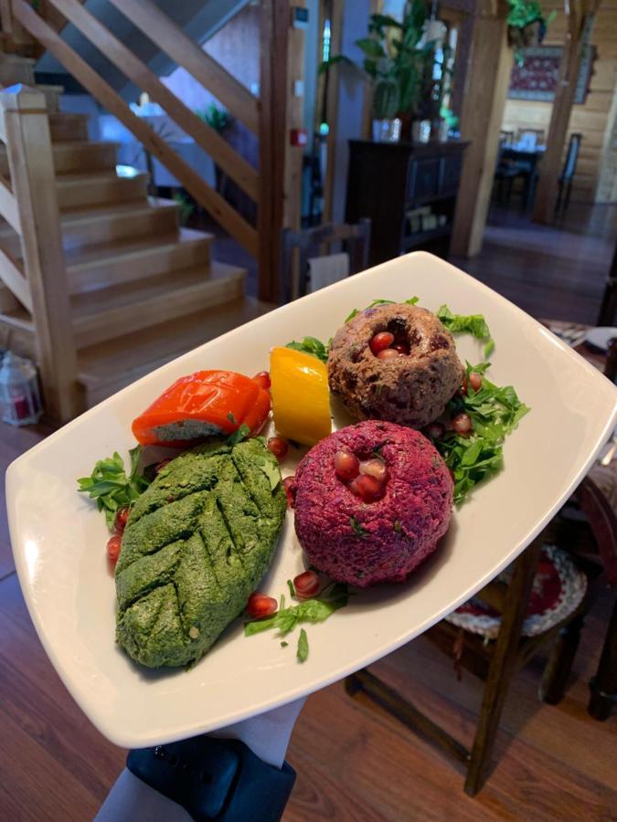 Hotel Tyrol I Restauracja Zycie Gruzji Osielsko Exteriör bild