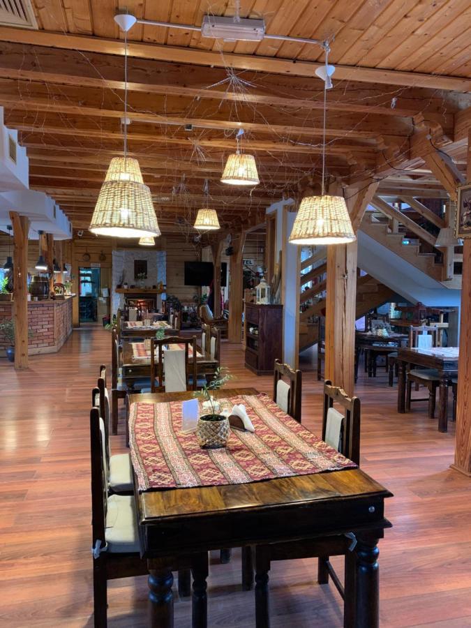 Hotel Tyrol I Restauracja Zycie Gruzji Osielsko Exteriör bild