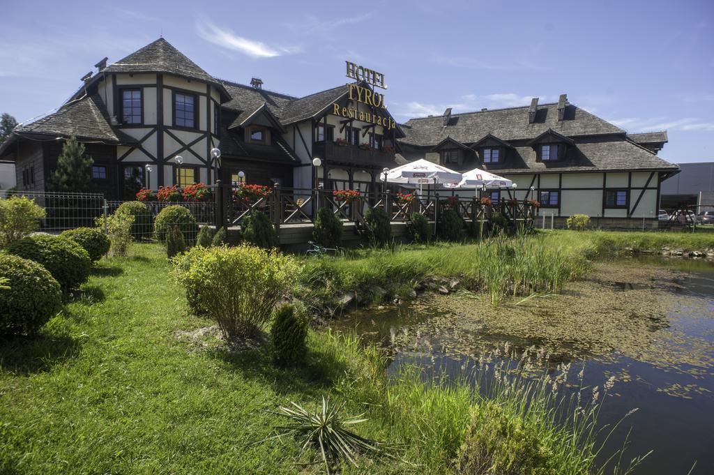 Hotel Tyrol I Restauracja Zycie Gruzji Osielsko Exteriör bild